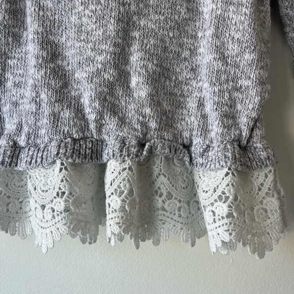 Abercrombie Kids girls cozy cotton hooded sweater with lace layer size 3-4 - Picture 2 of 9